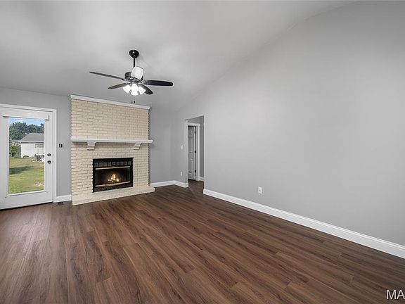4th image of 1157 Spencer Rd