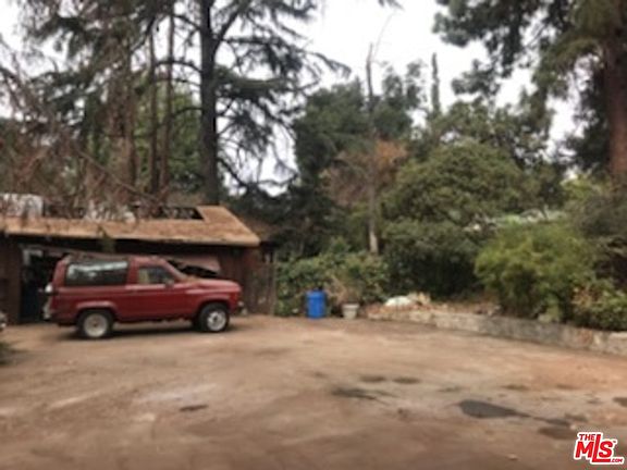 3rd image of 112 E Las Flores Dr