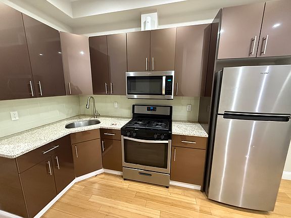 2nd image of 16 Park St APT 2L