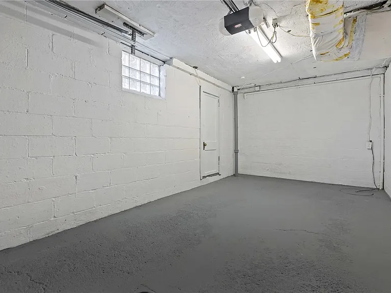 2982 Kestner Ave — Photo 21