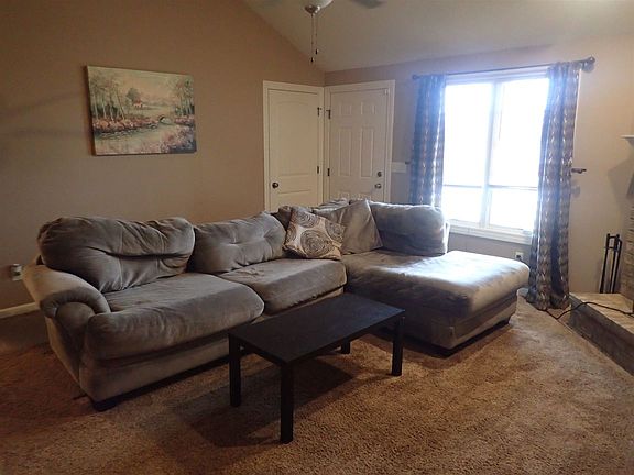 3rd image of 4216 Basswood Dr