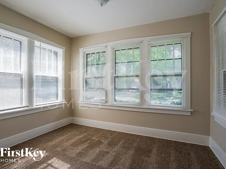 1217 Hickory St — Photo 10