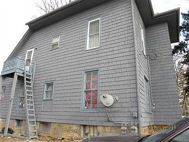 2nd image of 418 Herrick Ave