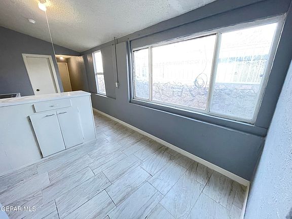 2nd image of 3425 Savannah Ave #B