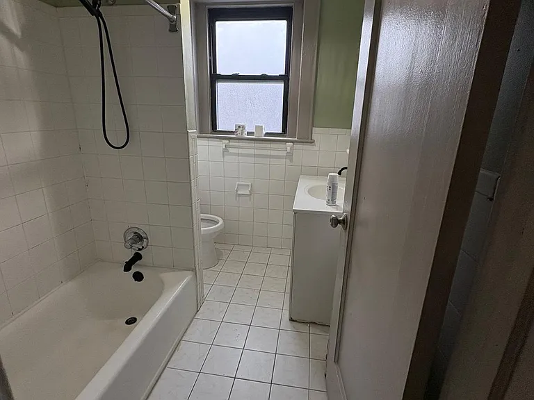 387 4th Ave W #3 — Photo 7