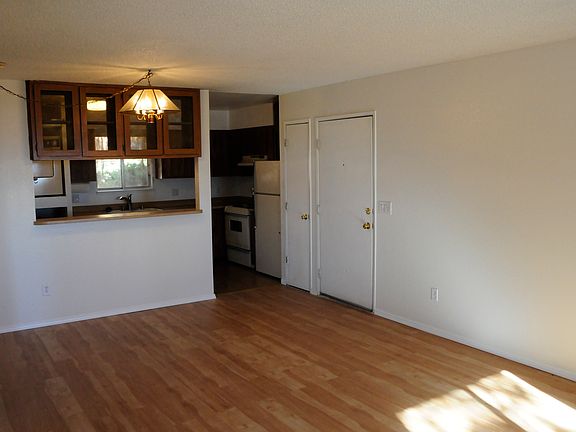 Dinette next to Kitchen