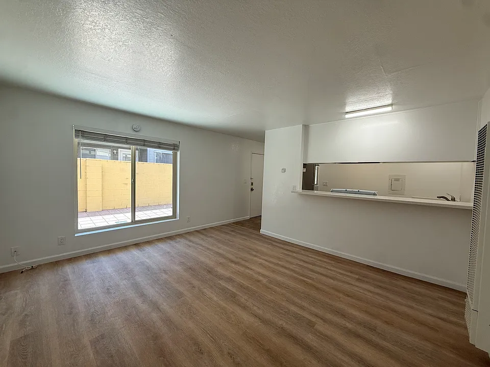 1141 E Foothill Blvd #5