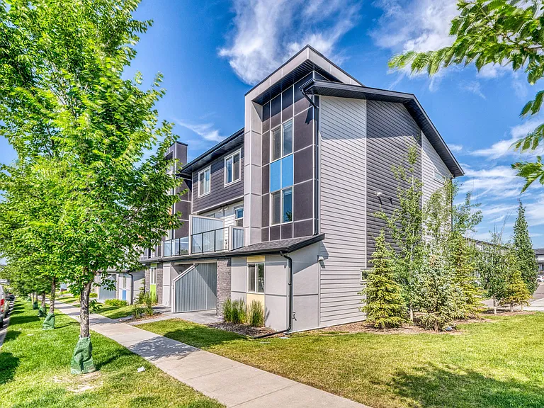 90 Redstone Mews NE #90 — Photo 11