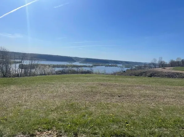 22 W View Dr, Guttenberg, IA 52052