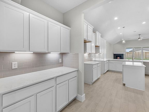4th image of 620 Juniper Heights Ln