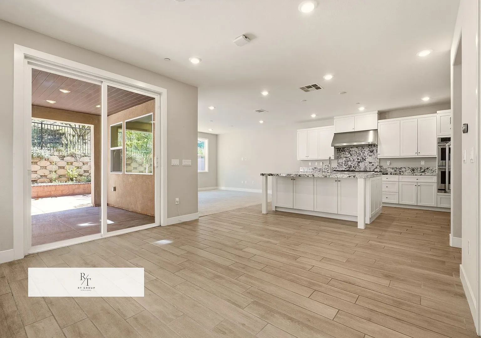 Luxury 4-Bedroom Home in Gated South Pointe with Walnut Valley Unified Schools ! — Photo 2