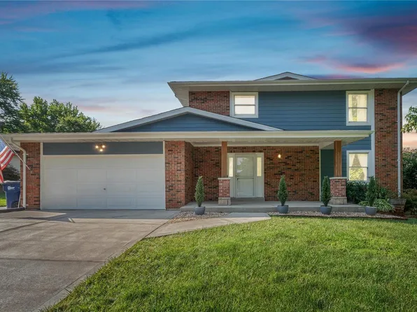 1 Larkspur Ct, Saint Charles, MO 63301