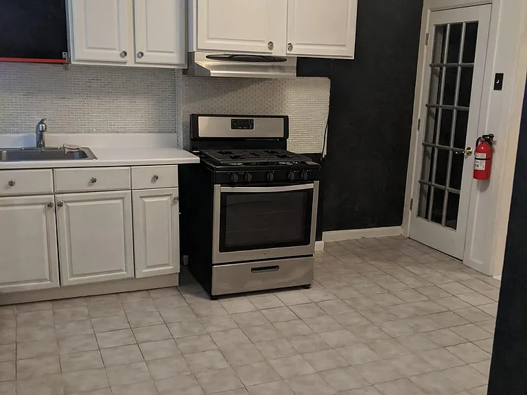 17 Somerset St #1 — Photo 4