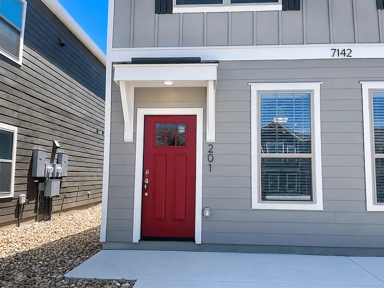 7142 Magnolia Crk #201 — Photo 20
