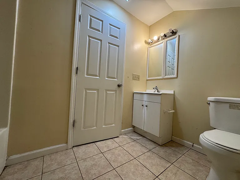 152 Lamberton St #2B — Photo 13