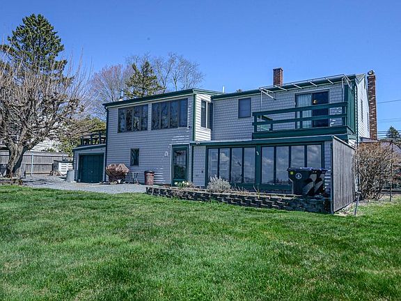 4th image of 303 Middle Rd