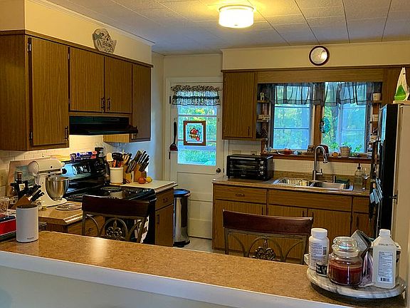 View into kitchen from LR