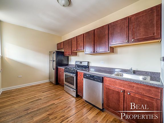 3rd image of 4421 N Wolcott Ave #B3