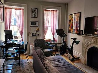 49 Remsen St #3B, Brooklyn, NY 11201