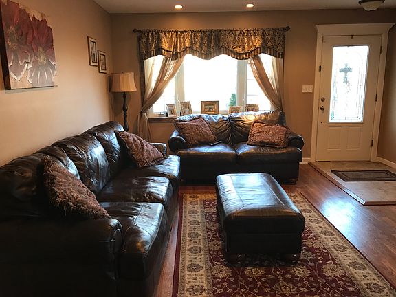 4th image of 334 Richard Ave