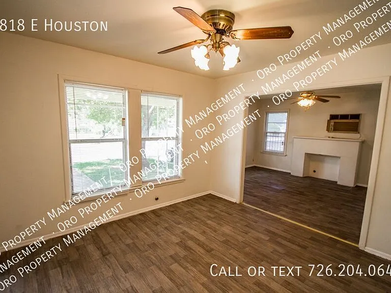 2818 E Houston St — Photo 8