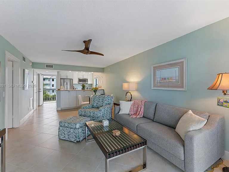40 NE Plantation Rd #301 — Photo 4