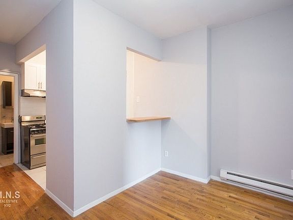 4th image of 324 W 49th St #2RE1