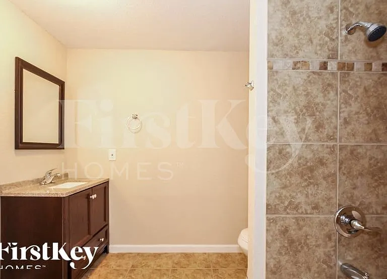3826 W Griswold Rd — Photo 9