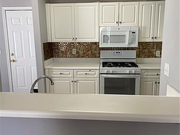 4th image of 3821 Tidewater Way