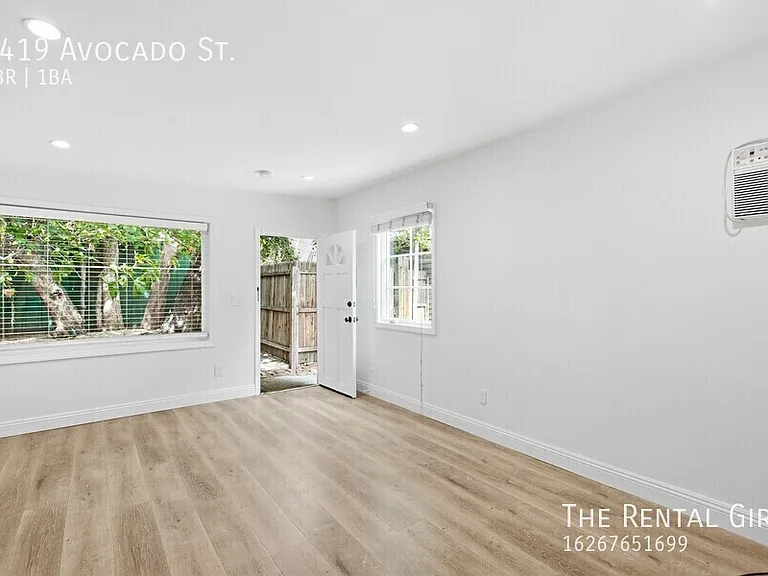 4419 Avocado St — Photo 8