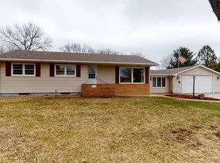 718 S Kiel St, Holstein, IA 51025