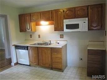1st image of 66 Bayview Dr