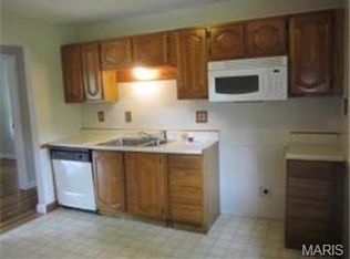 66 Bayview Dr, Saint Louis, MO