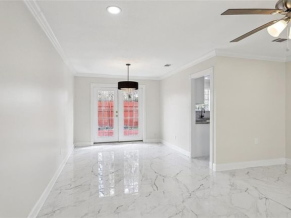 3rd image of 461 Westmeade Dr