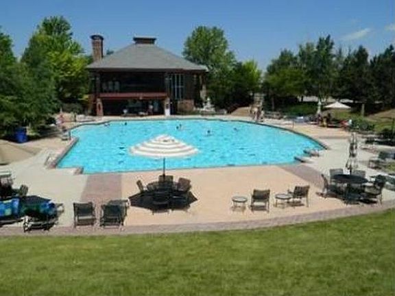 Neighborhood pool setting