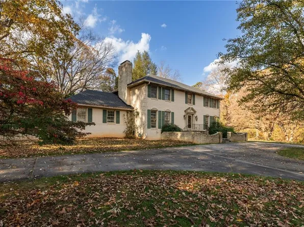 5906 Cardinal Lake Dr, Greensboro, NC 27410