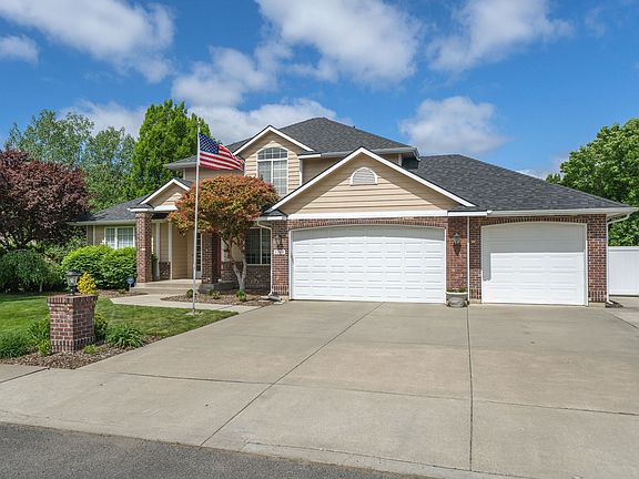 4th image of 3709 E 51st Ave