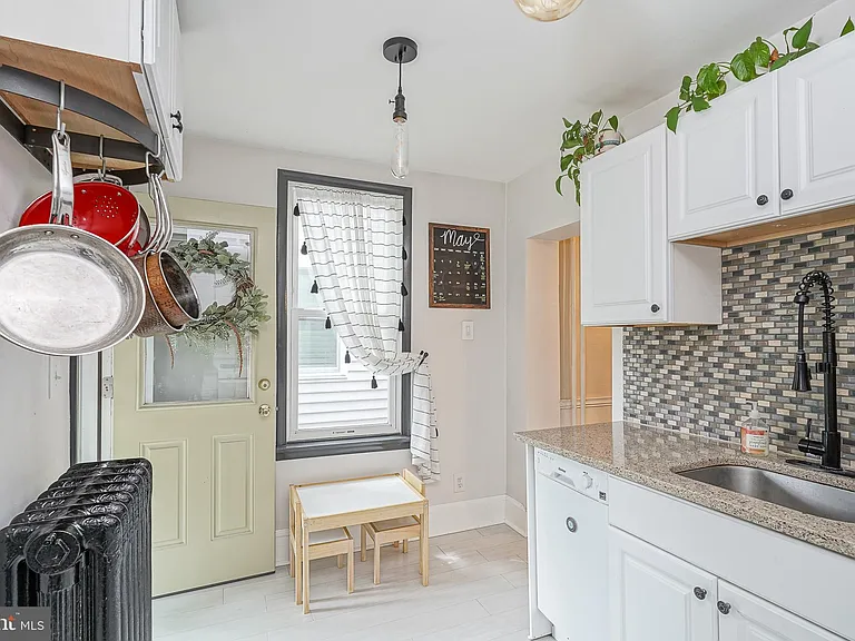 6 E Collings Ave — Photo 15