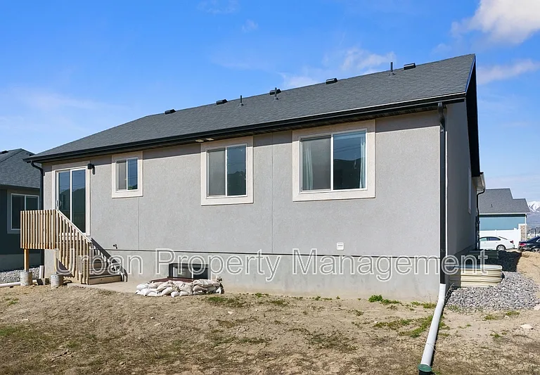 4082 N Poplar St — Photo 12