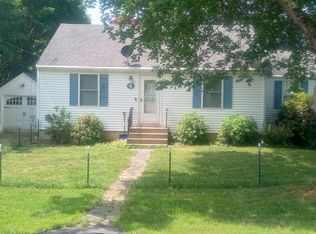 4 Staples St, Eliot, ME 03903