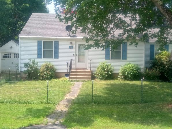 4 Staples St