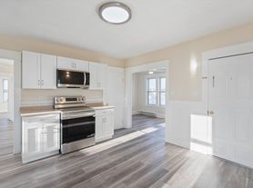 462 Dubuque St, Manchester, NH