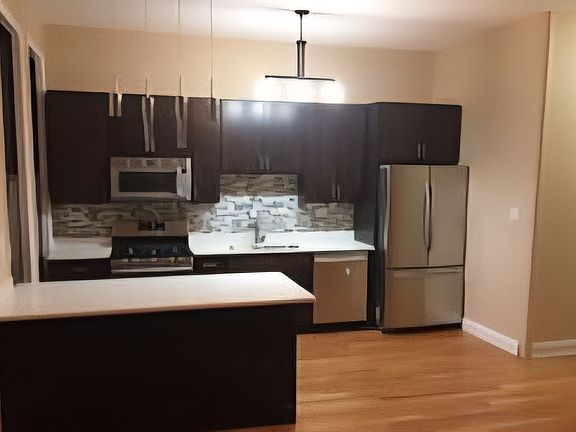 5th image of 2764 N Milwaukee Ave #209