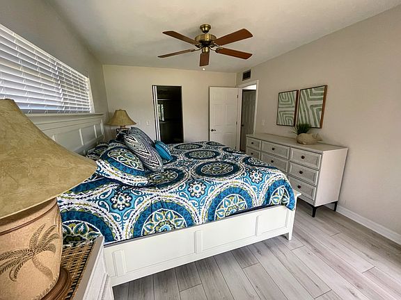 3rd image of 5570 Trailwinds Dr APT 524