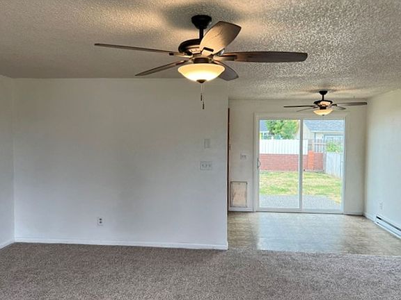 5th image of 385 Dianne Ct