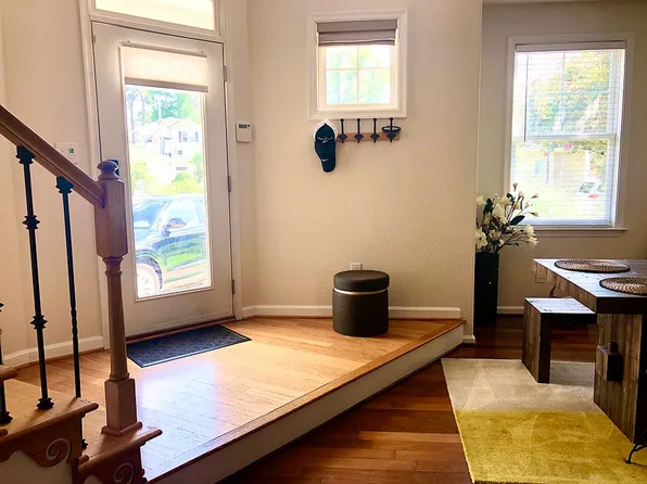 4924 Sunny Cir, Virginia Beach, VA 23455