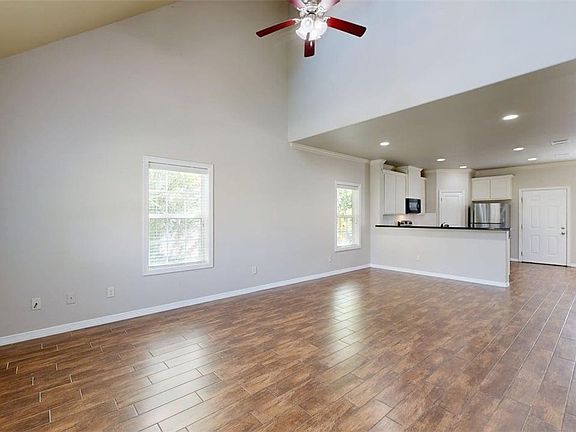 3rd image of 108 Richards St