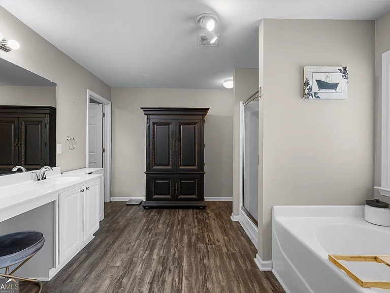 77 Lakeshore Pkwy — Photo 22