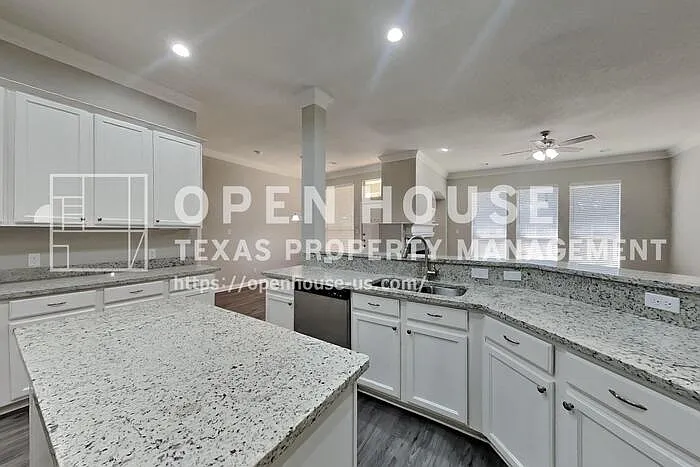 2209 Laura Elizabeth Trl — Photo 7