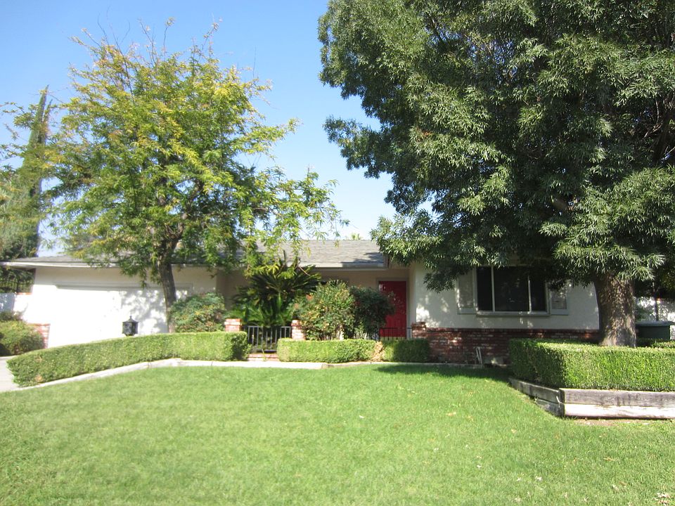 1st image of 803 Banyan Dr